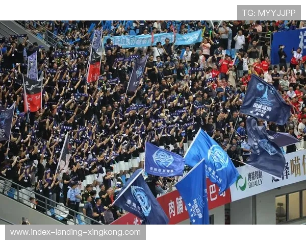 因伤退赛,现场球迷齐喊他的名字